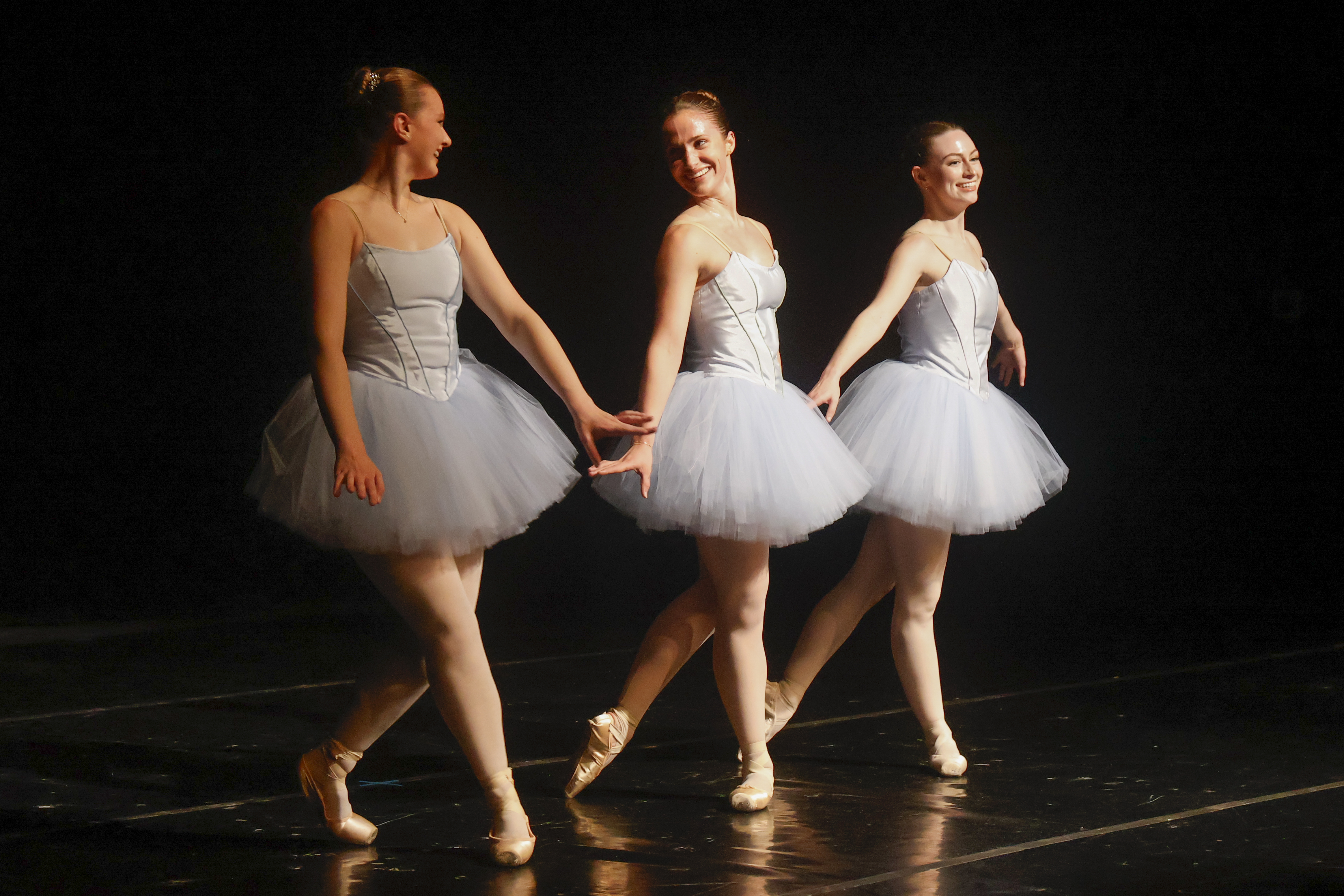 confluence contemporary ballet performing INTERVAL